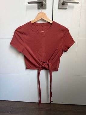 lululemon athletica Rust Tie-Front Crop Top
